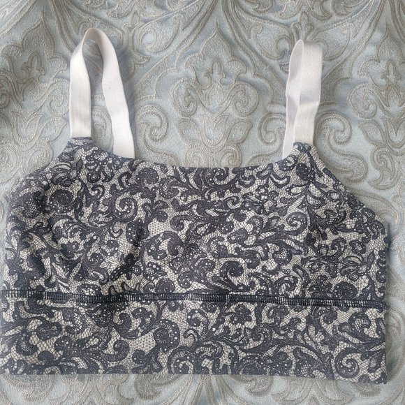 Lululemon sports bra size 4-6 - Picture 2 of 2